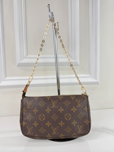 LOUIS VUITTON POCHETTE ACCESSOIRES