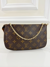 LOUIS VUITTON POCHETTE ACCESSOIRES