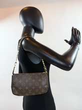 LOUIS VUITTON POCHETTE ACCESSOIRES