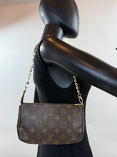LOUIS VUITTON POCHETTE ACCESSOIRES