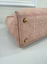 DIOR LADY CANNAGE D-LITE PINK EMBROIDERED BAG