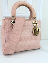 DIOR LADY CANNAGE D-LITE PINK EMBROIDERED BAG