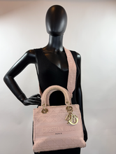 DIOR LADY CANNAGE D-LITE PINK EMBROIDERED BAG