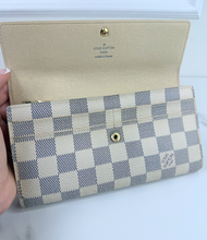 LOUIS VUITTON WALLET SARAH AZUR WOC