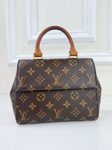 LOUIS VUITTON CLUNY MINI (NEW MODEL)
