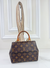LOUIS VUITTON CLUNY MINI (NEW MODEL)