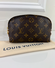 LOUIS VUITTON COSMETIC POUCH CA1023