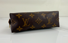 LOUIS VUITTON COSMETIC POUCH CA1023