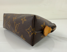 LOUIS VUITTON COSMETIC POUCH CA1023