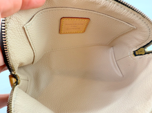 LOUIS VUITTON COSMETIC POUCH CA1023