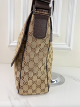 GUCCI GG CANVAS FLAP MESSENGER BAG