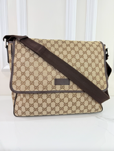 GUCCI GG CANVAS FLAP MESSENGER BAG