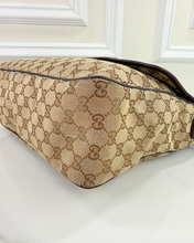 GUCCI GG CANVAS FLAP MESSENGER BAG