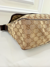 GUCCI GG CANVAS FLAP MESSENGER BAG