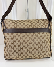 GUCCI GG CANVAS FLAP MESSENGER BAG