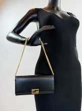 FENDI VITELLO PALMELLATO CONTINENTAL WALLET ON CHAIN