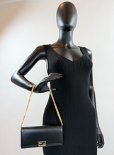 FENDI VITELLO PALMELLATO CONTINENTAL WALLET ON CHAIN