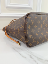 LOUIS VUITTON NEVERFULL MM MONO CHERRY RED INTERIOR