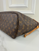 LOUIS VUITTON NEVERFULL MM MONO CHERRY RED INTERIOR