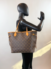 LOUIS VUITTON NEVERFULL MM MONO CHERRY RED INTERIOR