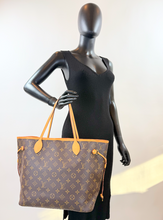 LOUIS VUITTON NEVERFULL MM MONO CHERRY RED INTERIOR