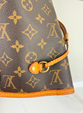 LOUIS VUITTON NEVERFULL MM MONO CHERRY RED INTERIOR