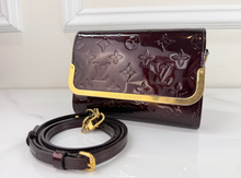 LOUIS VUITTON VERNIS ROSSMORE PM AMARANTE