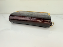 LOUIS VUITTON VERNIS ROSSMORE PM AMARANTE