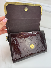 LOUIS VUITTON VERNIS ROSSMORE PM AMARANTE