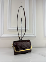 LOUIS VUITTON VERNIS ROSSMORE PM AMARANTE