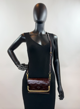 LOUIS VUITTON VERNIS ROSSMORE PM AMARANTE