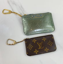 LOUIS VUITTON KEY POUCH LARGE VERNIS BLUE NUIT