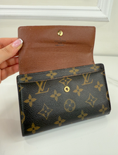 LOUIS VUITTON WALLET ALEXANDRA MONOGRAM CA1058