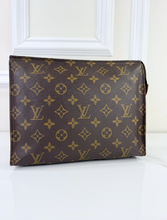 LOUIS VUITTON TOILETRY POUCH 26 MONOGRAM TH8910