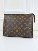 LOUIS VUITTON TOILETRY POUCH 26 MONOGRAM TH8910
