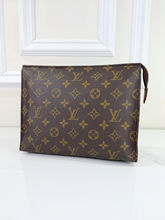 LOUIS VUITTON TOILETRY POUCH 26 MONOGRAM TH8910