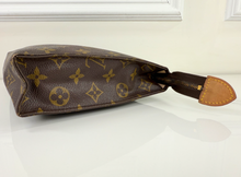 LOUIS VUITTON TOILETRY POUCH 26 MONOGRAM TH8910