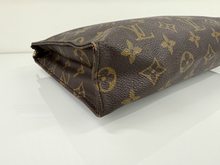 LOUIS VUITTON TOILETRY POUCH 26 MONOGRAM TH8910