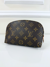 LOUIS VUITTON COSMETIC POUCH MONOGRAM