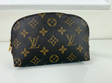 LOUIS VUITTON COSMETIC POUCH MONOGRAM