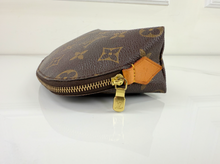 LOUIS VUITTON COSMETIC POUCH MONOGRAM
