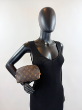 LOUIS VUITTON COSMETIC POUCH MONOGRAM