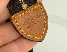 LOUIS VUITTON TOILETRY POUCH 26 MONOGRAM TH8905