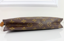 LOUIS VUITTON TOILETRY POUCH 26 MONOGRAM TH8905