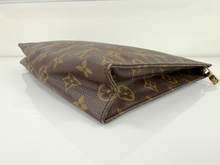 LOUIS VUITTON TOILETRY POUCH 26 MONOGRAM TH8905