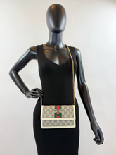 GUCCI GG SUPREME WEB QUEEN MARGARET WOC