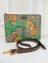 GUCCI BENGAL TIGER CONVERTIBLE CLUTCH / CROSSBODY LIMITED EDITION