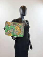GUCCI BENGAL TIGER CONVERTIBLE CLUTCH / CROSSBODY LIMITED EDITION