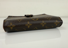 LOUIS VUITTON WALLET / PASSPORT HOLDER PORTE PAPIER