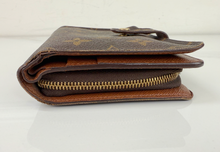 LOUIS VUITTON WALLET / PASSPORT HOLDER PORTE PAPIER